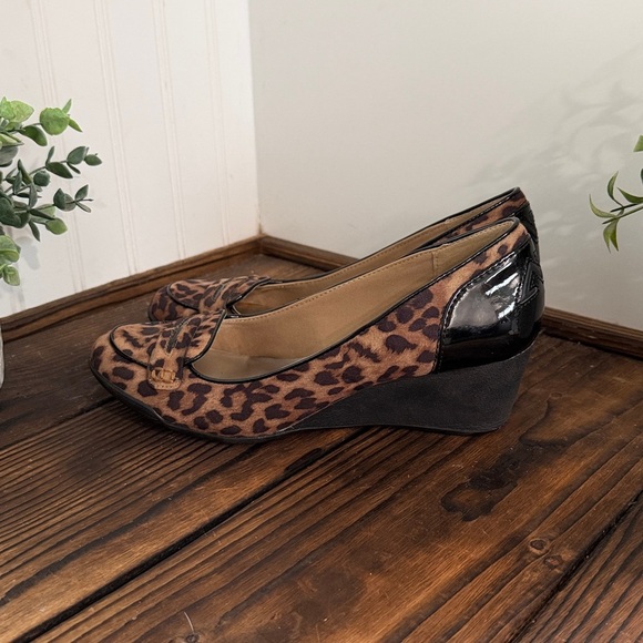 Anne Klein Sport Women's Tagalong wedge pumps in a leopard print pattern. - Picture 2 of 6